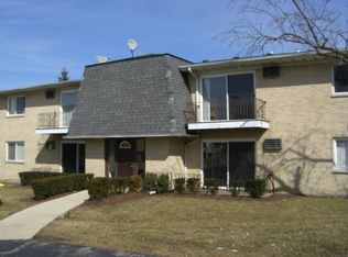 48 W 66th St APT 2, Westmont, IL 60559