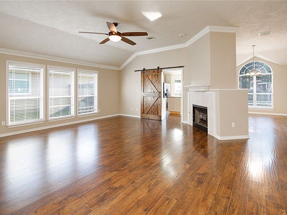 4th image of 2715 Lynnwood Ct