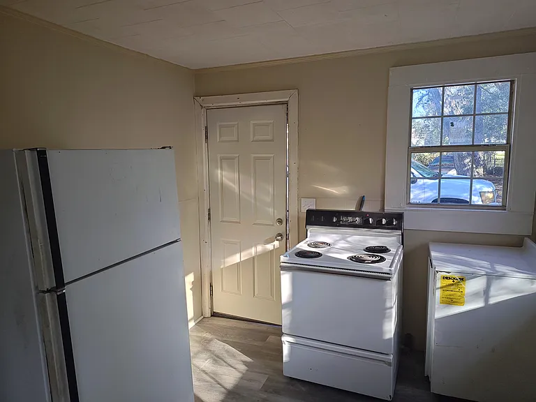 1107 Cabot St #2 — Photo 8