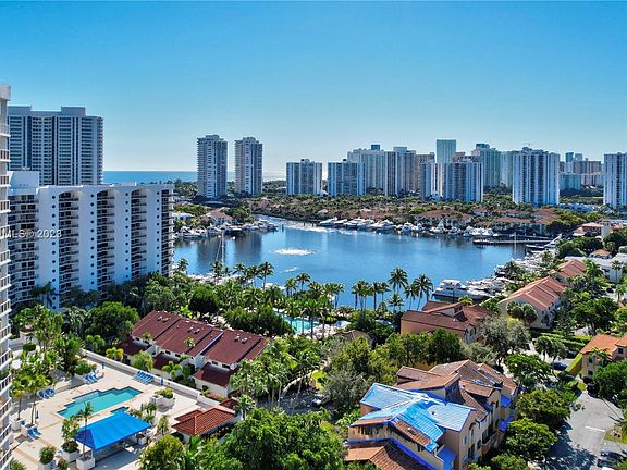 2nd image of 3610 Yacht Club Dr APT 302