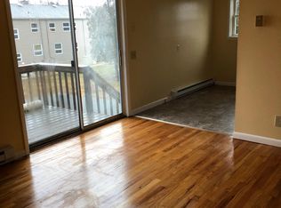 4 Knollwood Dr APT 2, Clinton, CT 06413
