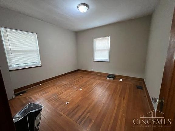 4th image of 5815 Twin Oak Dr