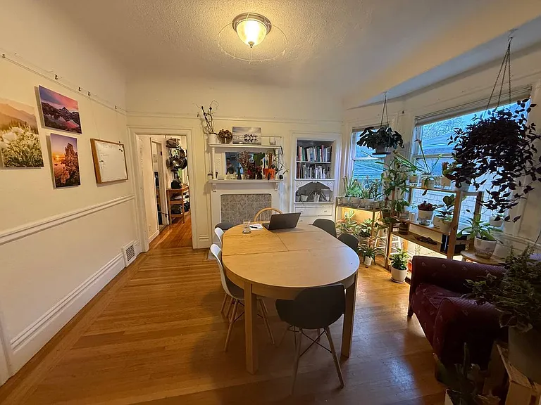 537 Georgina Ave — Photo 11