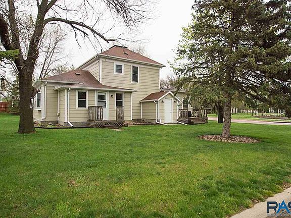 2nd image of 201 N Vandemark Ave