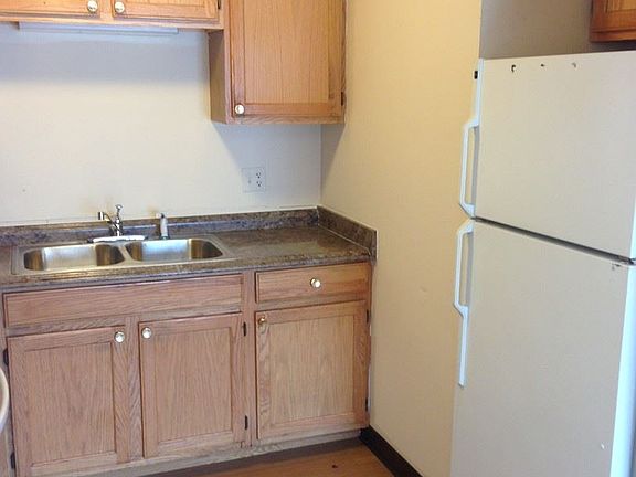 3rd image of 256 Essex St APT 304