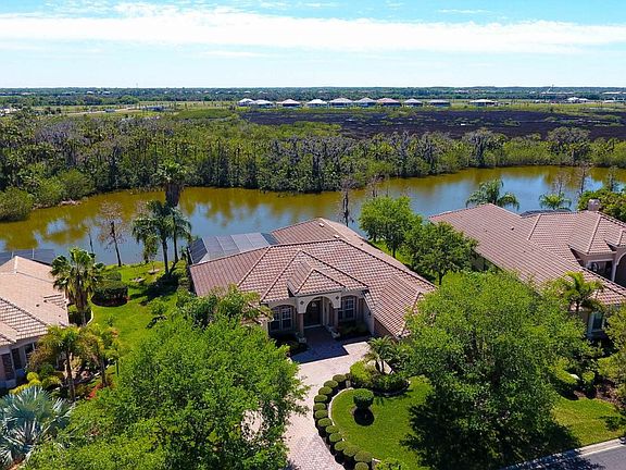Lot on tidal lake