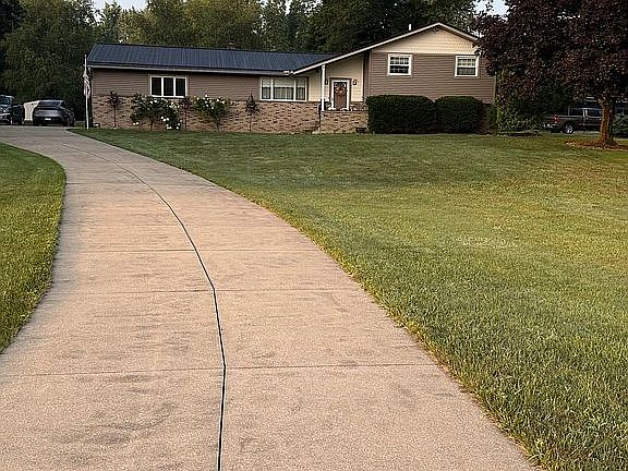 3rd image of 591 Salt Springs Rd