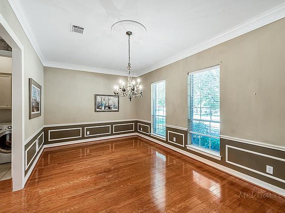 4th image of 2915 Drews Manor Ct