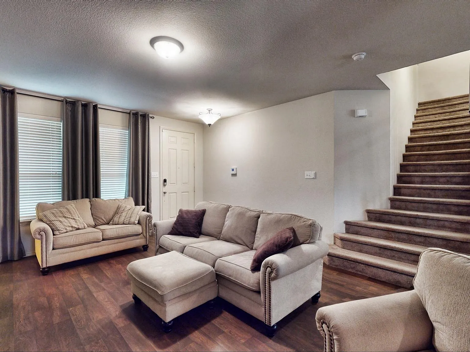 3 bed, 2292 sqft, $2,095 — Photo 4