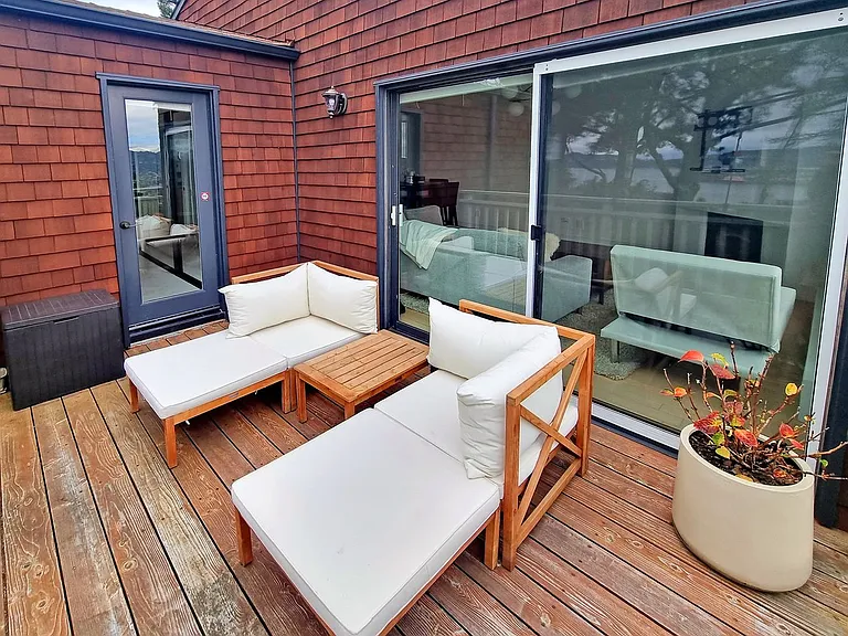 464 Headlands Ct — Photo 14