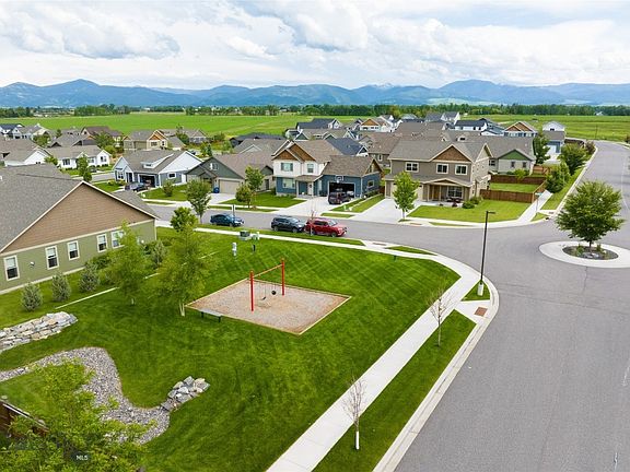 2nd image of 10 Blaze Peak Ct