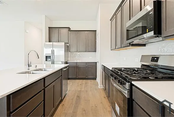4183 Waldron Trl