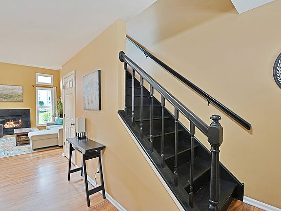 4th image of 1315 Orrington Ct #M