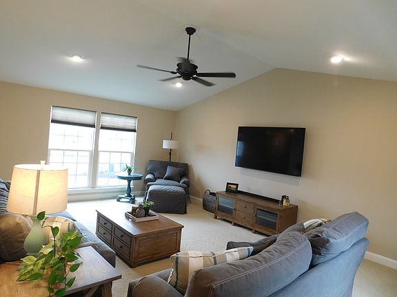 3rd image of 1113 Harlowe Ln