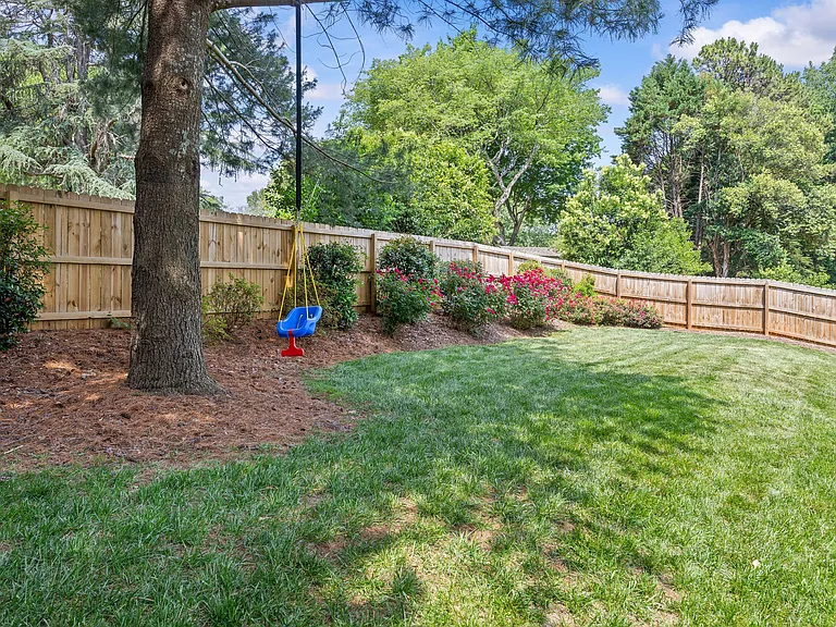 2434 Wensley Dr — Photo 10