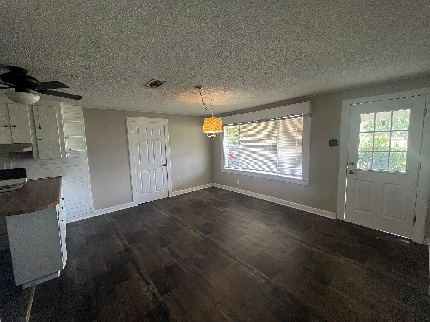 Spacious 3 Bedroom, 2 Bath Country Home Ready for You! — Photo 3