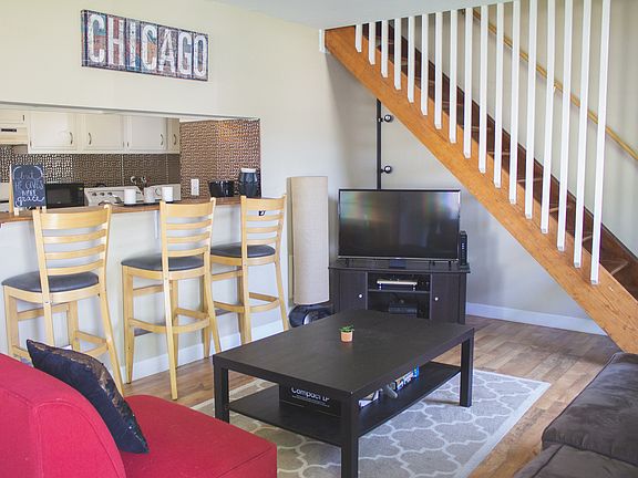 3rd image of 407 James Ct Unit C