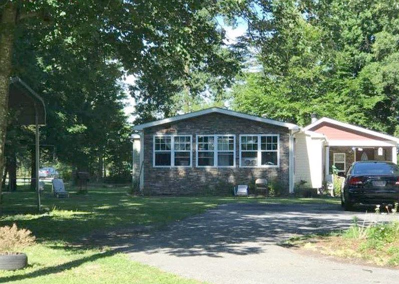 2nd image of 14488 Russell St