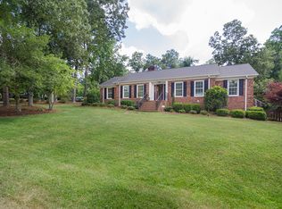 5008 Edinborough Rd, Greensboro, NC 27406