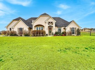 208 Columbia Ct, Springtown, TX 76082