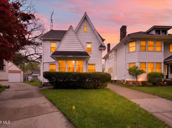 4452 Pennfield Rd, Toledo, OH 43612