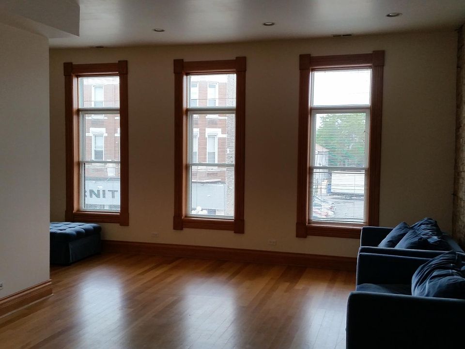 2nd image of 2130 W Chicago Ave