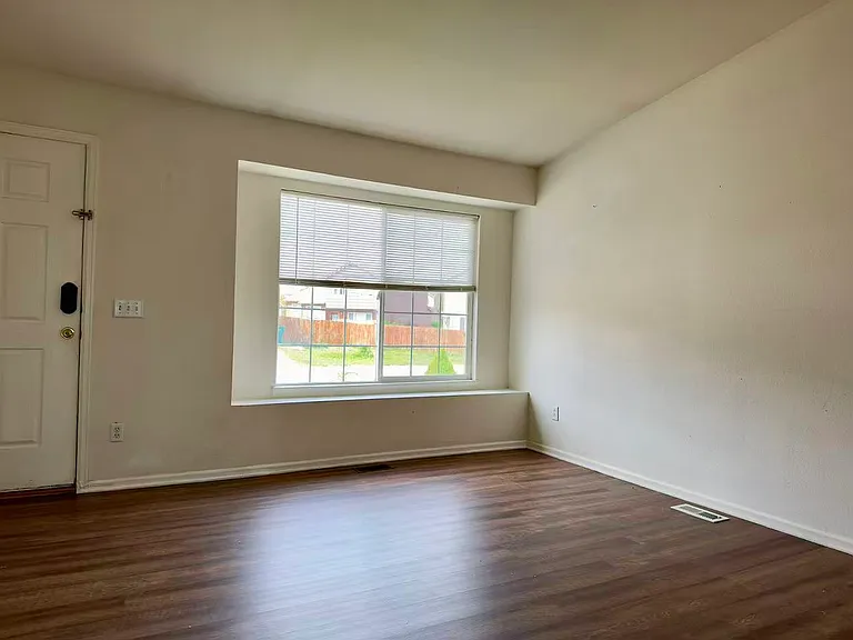 4245 Gracewood Dr — Photo 3