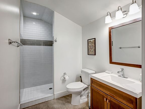 5th image of 402 Lockland Dr