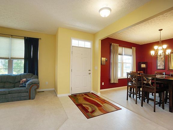 3rd image of 6034 Bluffs Dr