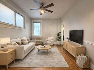 12 Senator Ave, Hamilton, ON L8L 1Z4
