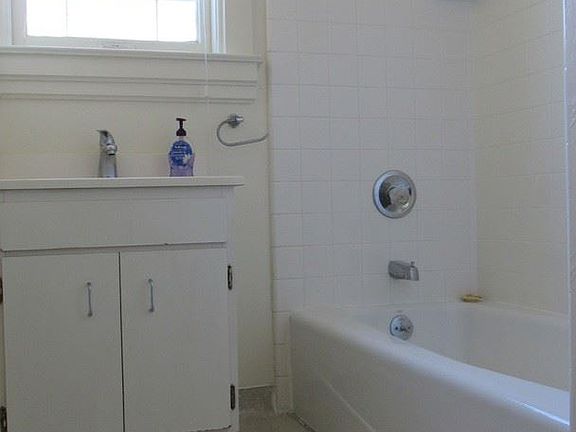 4th image of 1205 10th Ave APT 3