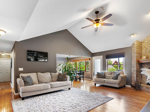 5th image of 807 Meadow Ln
