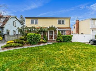 40 Essex Rd, Elmont, NY 11003
