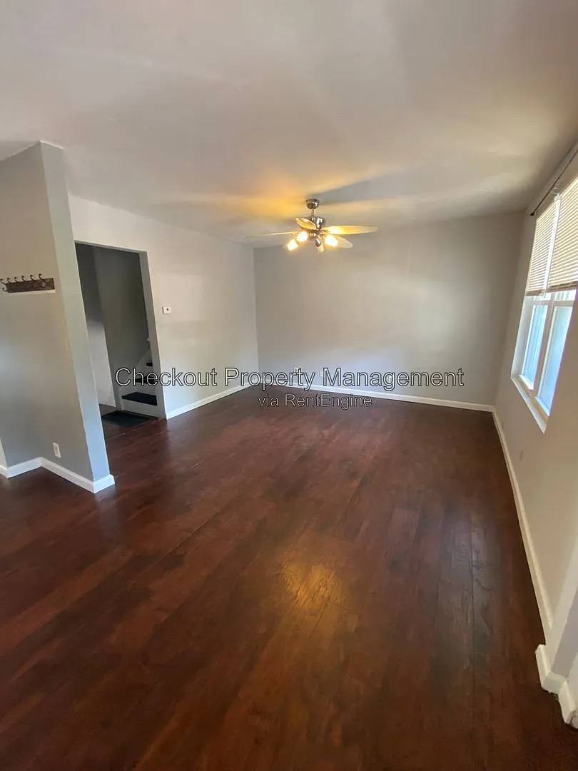 3 bed, 2.0 bath, 1500 sqft, $1,395 — Photo 4