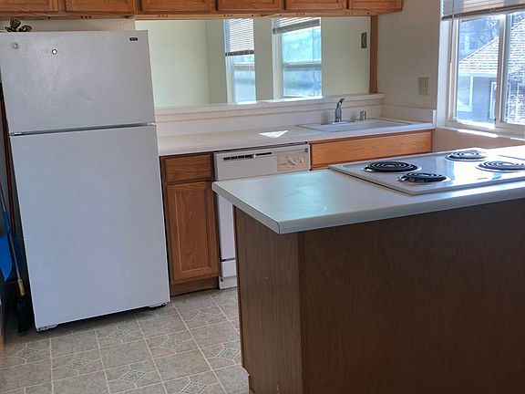 2nd image of 2115 27th St APT 4