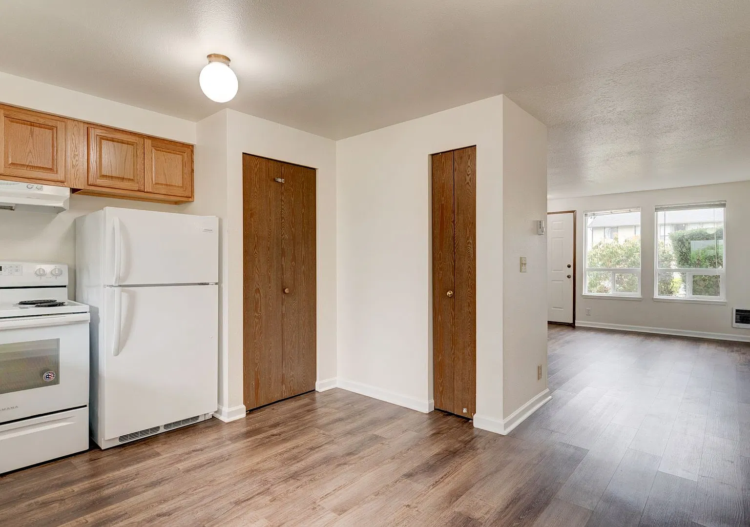 M1407: Horizons West Apartments — Photo 2