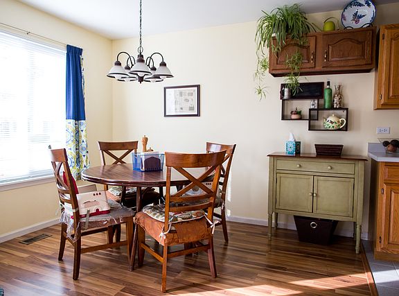 3rd image of 245 Crestview Dr Unit A
