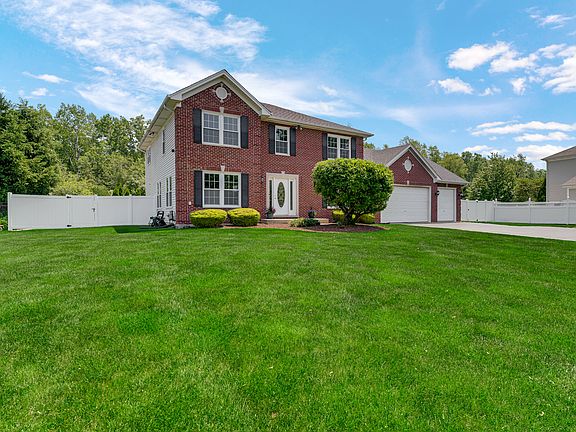 3rd image of 1405 Mallard Ln