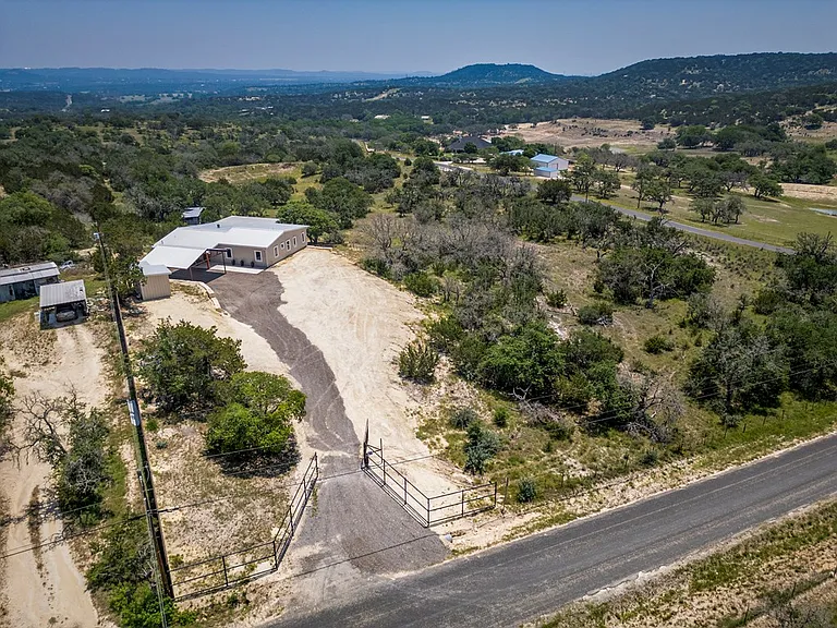 111 Stoney Hills Rd — Photo 10
