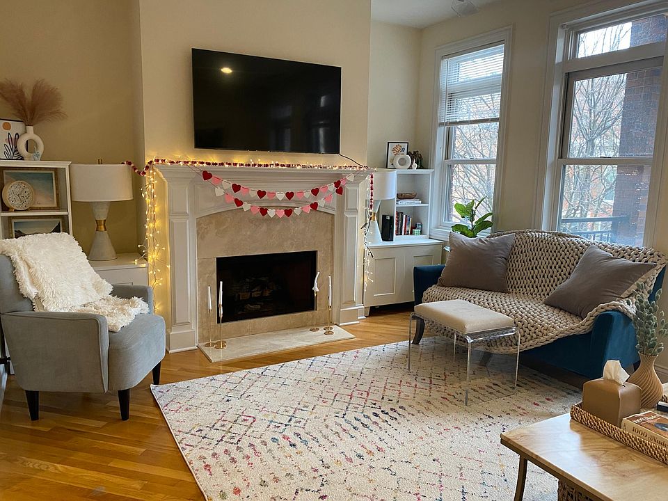 1st image of 2332 N Southport Ave #2N