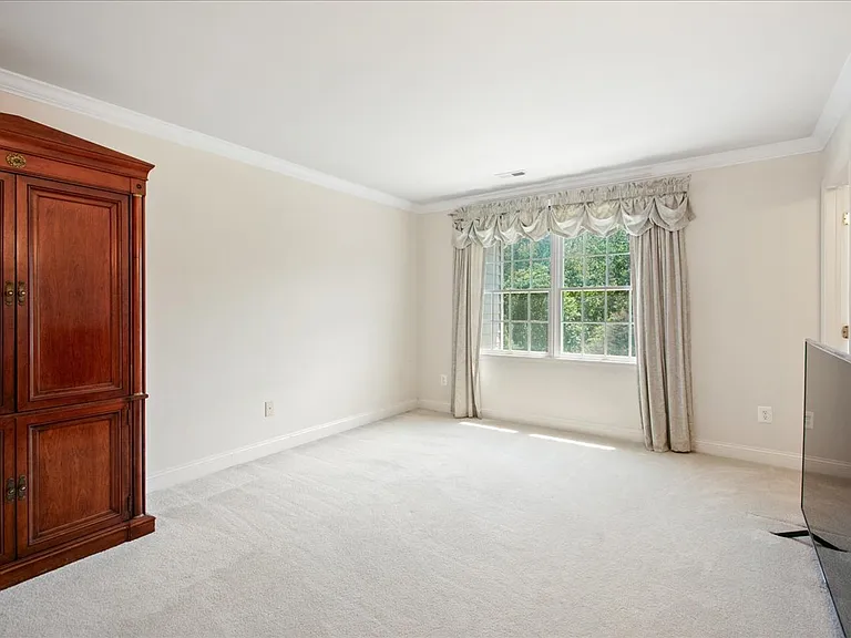 10243 Brittenford Dr — Photo 33