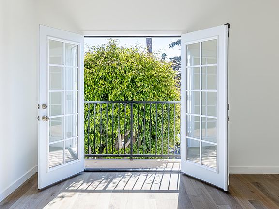 2nd image of 1025 9th St #5
