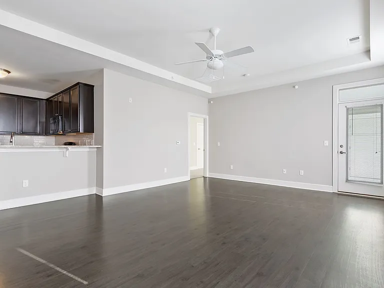 Essex Chase Apartments — Photo 44