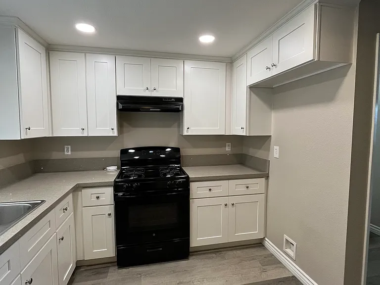 20601 Seine Ave #15 — Photo 19
