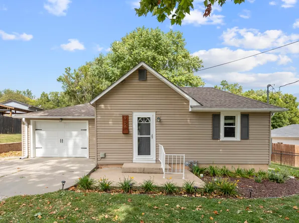 906 Townsend St, Glenwood, IA 51534