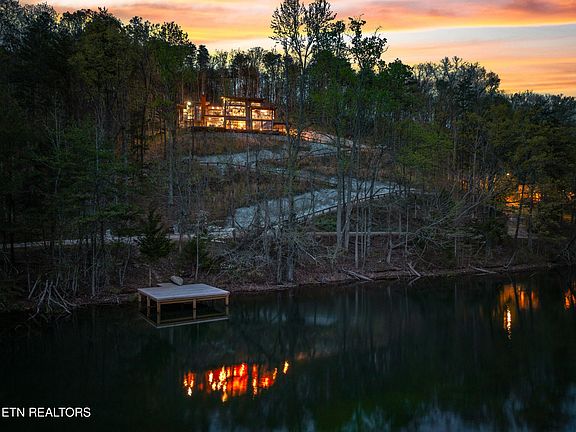 3rd image of 780 Laurel Lake Cir