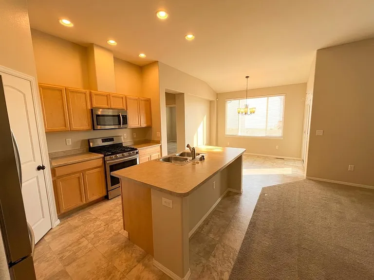 3542 Lissa Dr — Photo 2