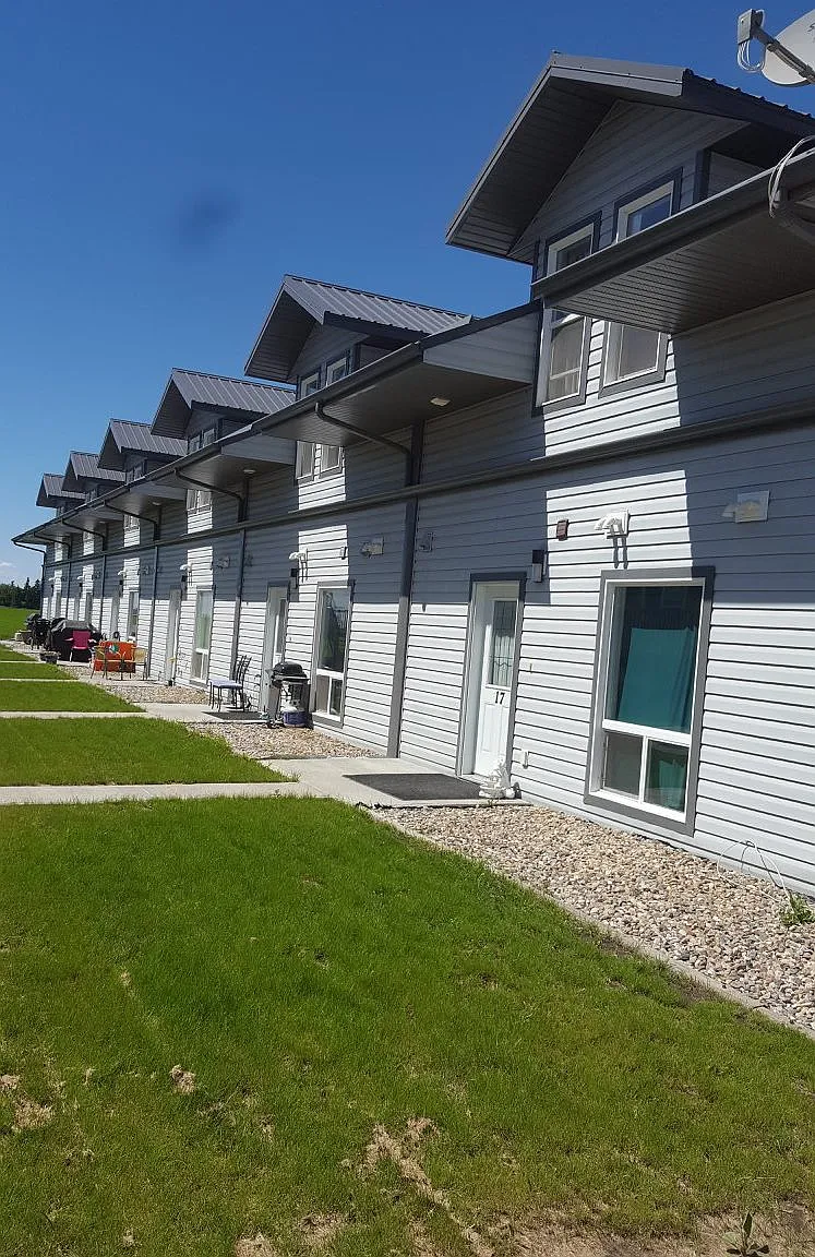Vermilion Riverside Apartments — Photo 2