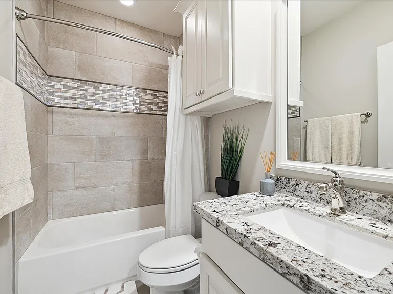 1527 Cunningham Parc Ln — Photo 18