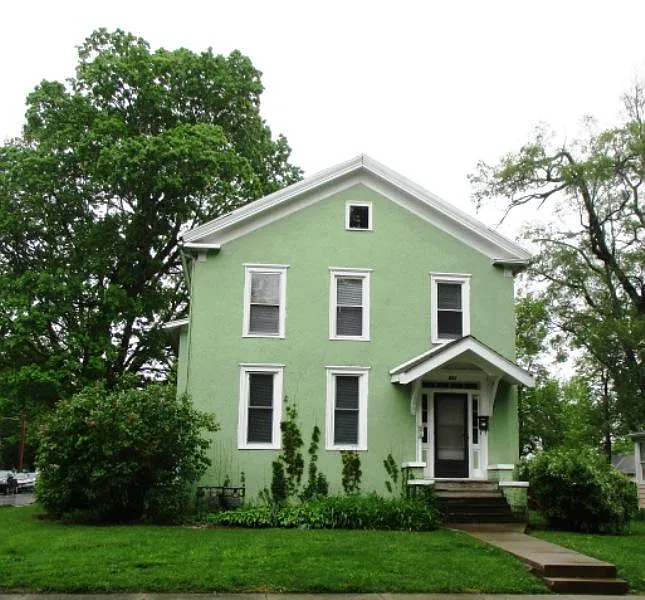 511 E Olive St photo 1